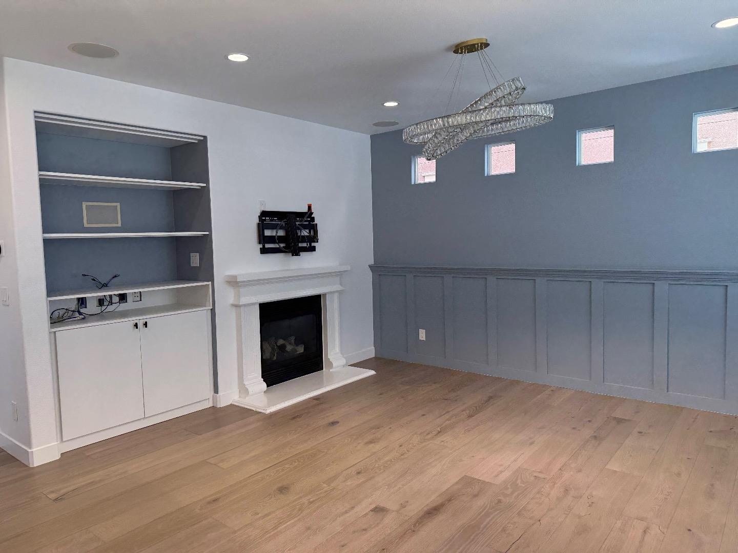 Detail Gallery Image 5 of 44 For 4313 Watson Cir, Santa Clara,  CA 95054 - 3 Beds | 2/1 Baths