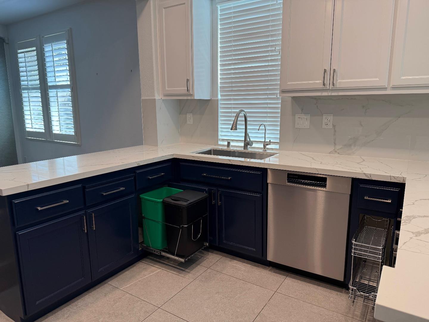 Detail Gallery Image 7 of 44 For 4313 Watson Cir, Santa Clara,  CA 95054 - 3 Beds | 2/1 Baths