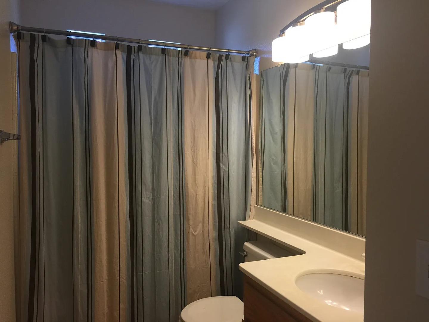 Detail Gallery Image 10 of 12 For 11970 Black Mountain Rd, San Diego,  CA 92129 - 3 Beds | 2/1 Baths