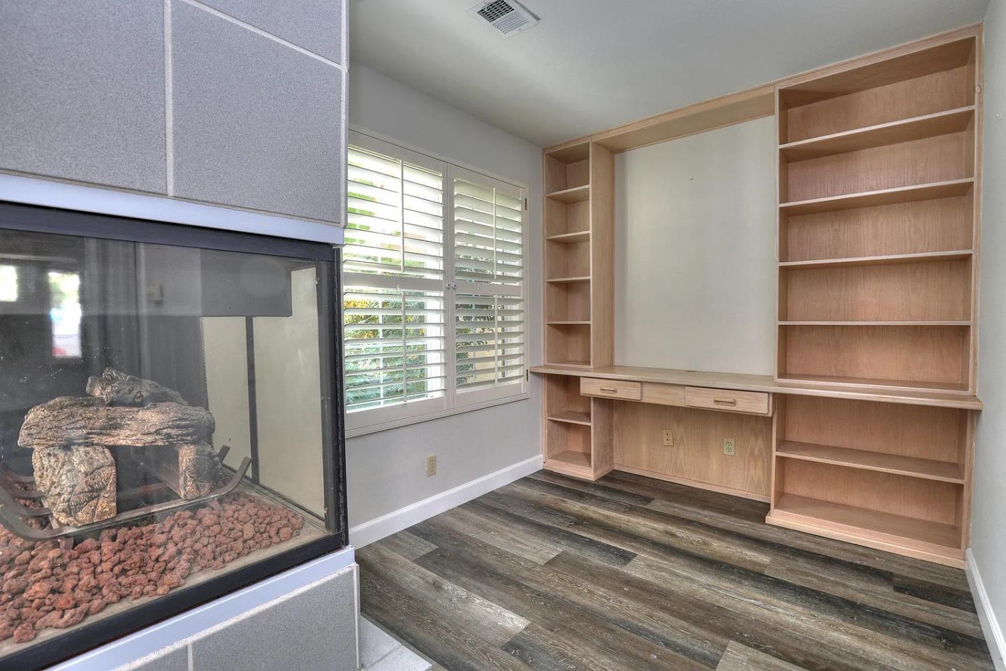 Detail Gallery Image 3 of 8 For 3712 Greggory Way, Santa Barbara,  CA 93105 - 3 Beds | 3 Baths