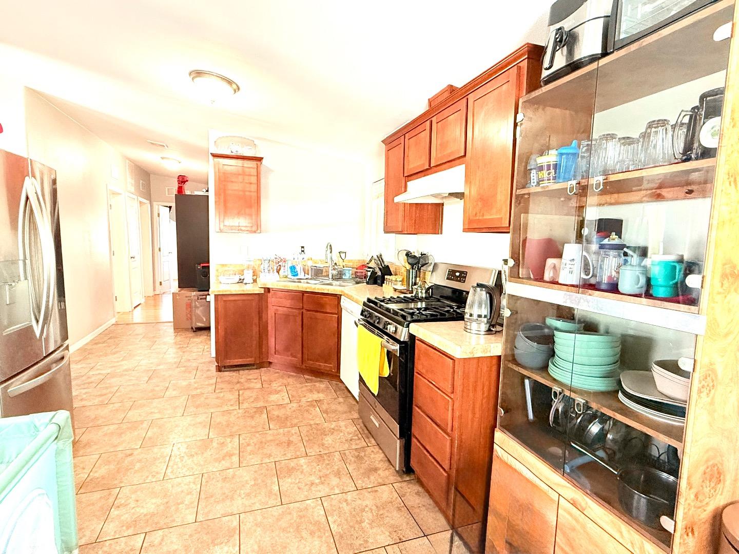 Detail Gallery Image 7 of 21 For 411 Lewis Rd #14,  San Jose,  CA 95111 - 3 Beds | 2 Baths