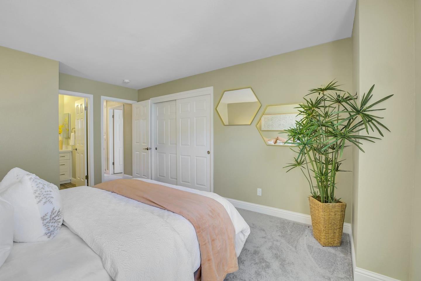 Detail Gallery Image 22 of 39 For 19980 Portal Plz, Cupertino,  CA 95014 - 2 Beds | 2/1 Baths
