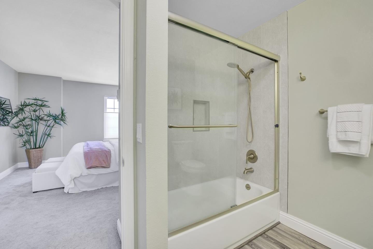 Detail Gallery Image 25 of 39 For 19980 Portal Plz, Cupertino,  CA 95014 - 2 Beds | 2/1 Baths