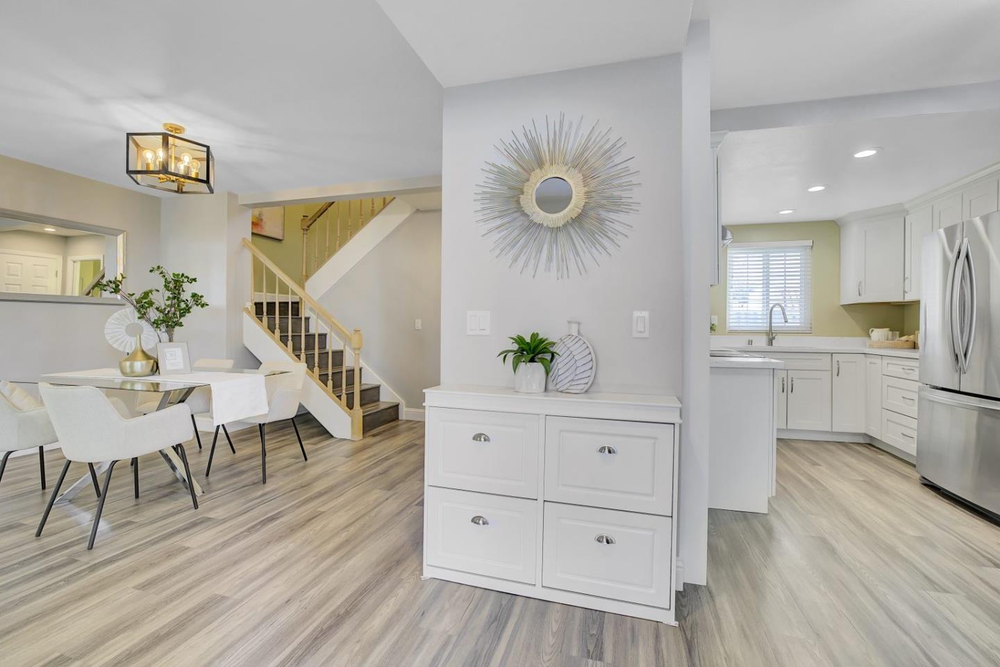 Detail Gallery Image 6 of 39 For 19980 Portal Plz, Cupertino,  CA 95014 - 2 Beds | 2/1 Baths