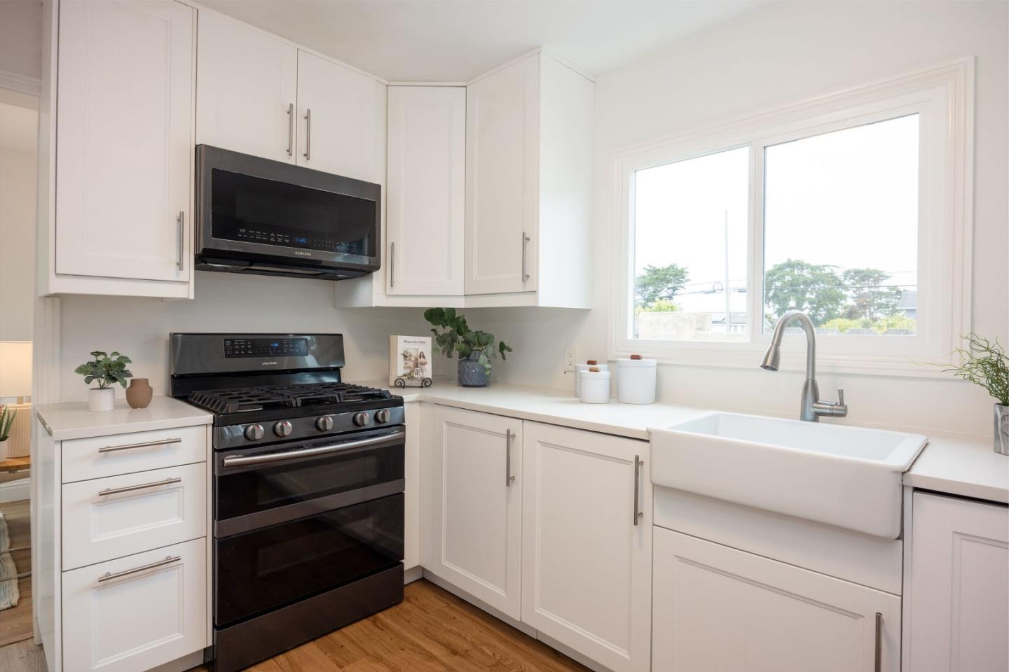 Detail Gallery Image 13 of 31 For 308 6th St, Montara,  CA 94037 - 3 Beds | 1 Baths
