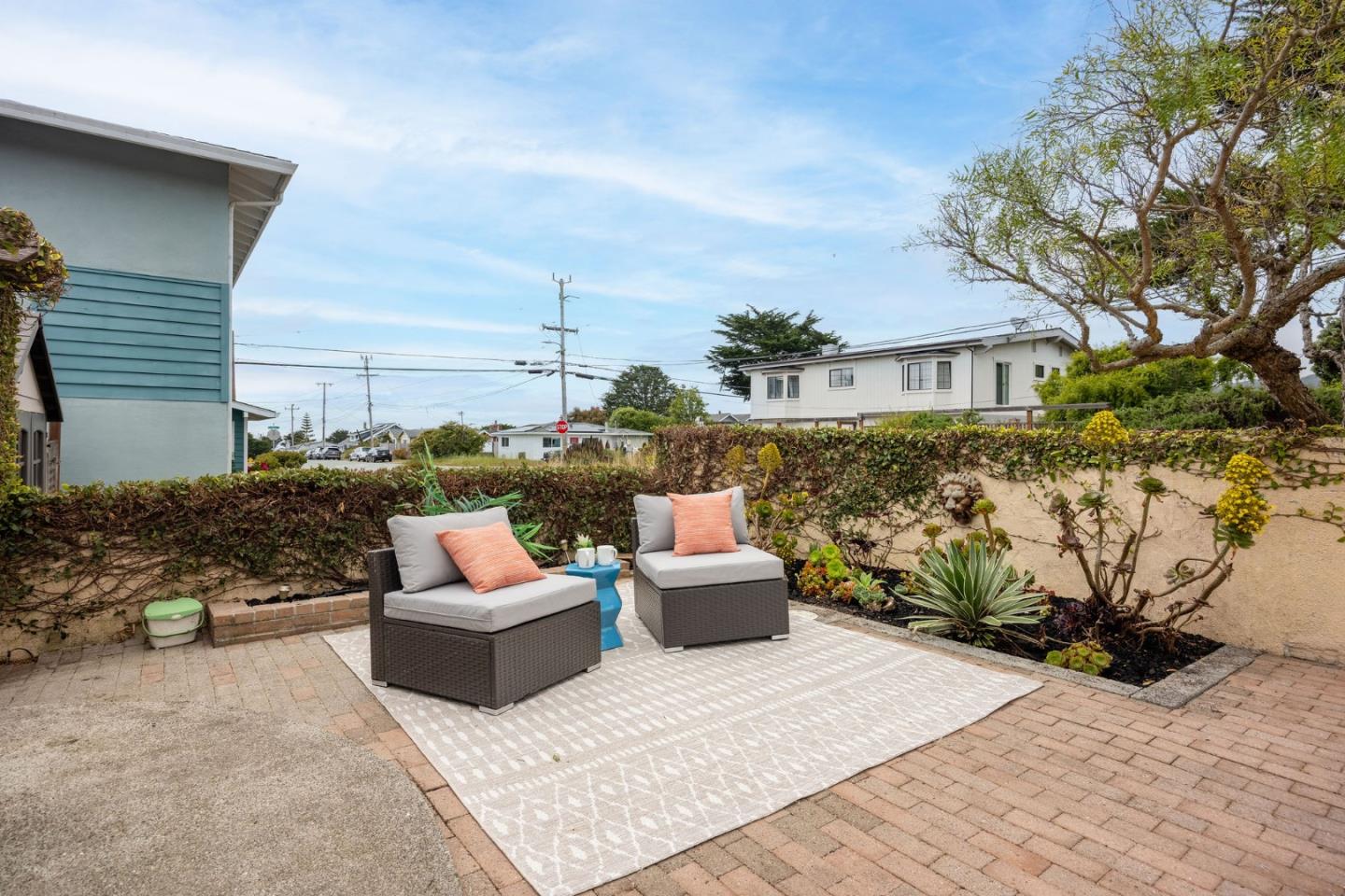 Detail Gallery Image 5 of 31 For 308 6th St, Montara,  CA 94037 - 3 Beds | 1 Baths