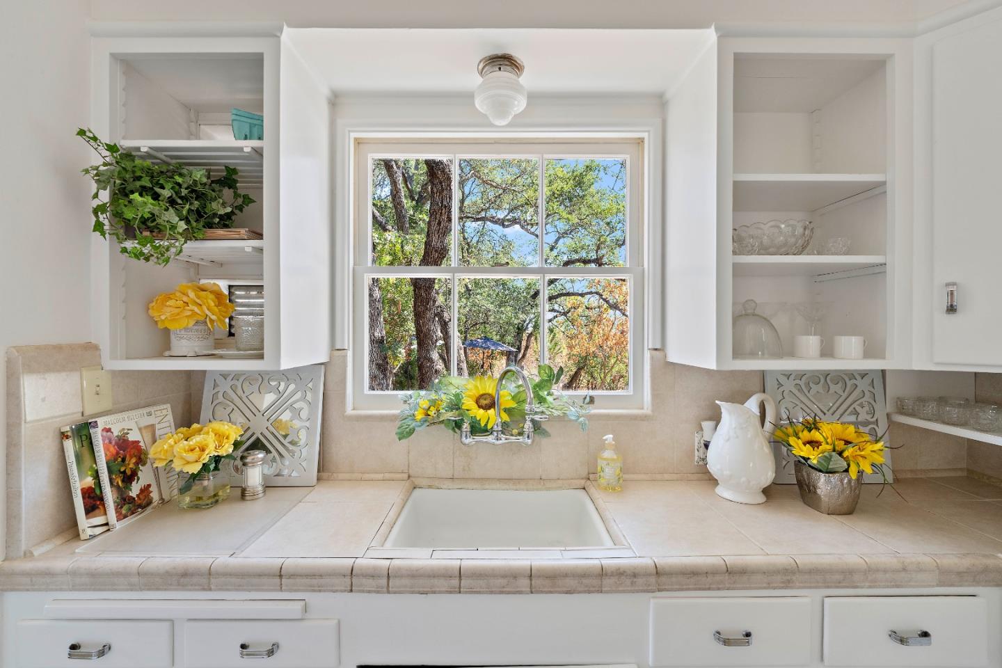 Detail Gallery Image 12 of 19 For 17051 Wild Way, Los Gatos,  CA 95030 - 2 Beds | 1 Baths