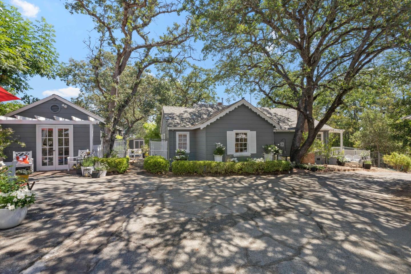 Detail Gallery Image 3 of 19 For 17051 Wild Way, Los Gatos,  CA 95030 - 2 Beds | 1 Baths