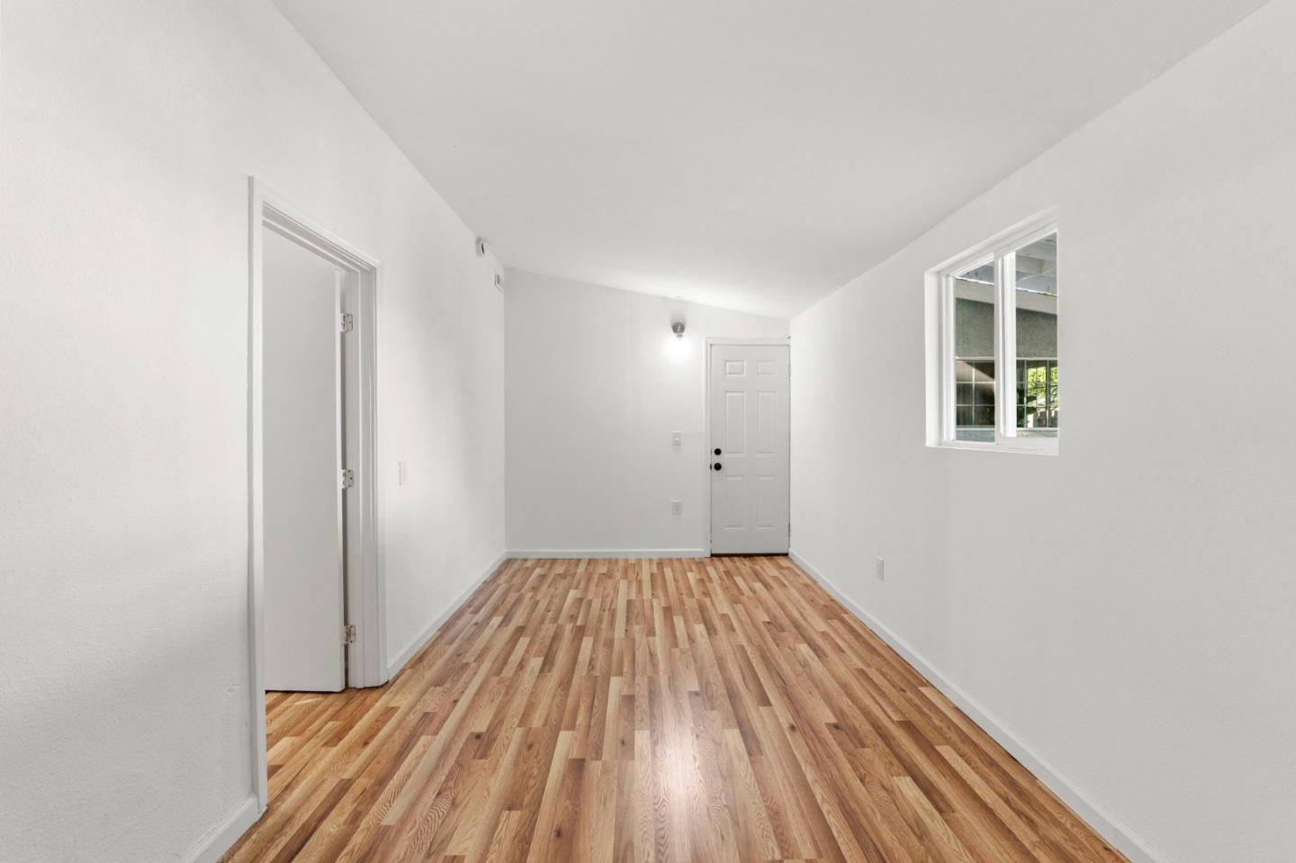 Detail Gallery Image 24 of 43 For 2887 Fordham St, East Palo Alto,  CA 94303 - 7 Beds | 4 Baths