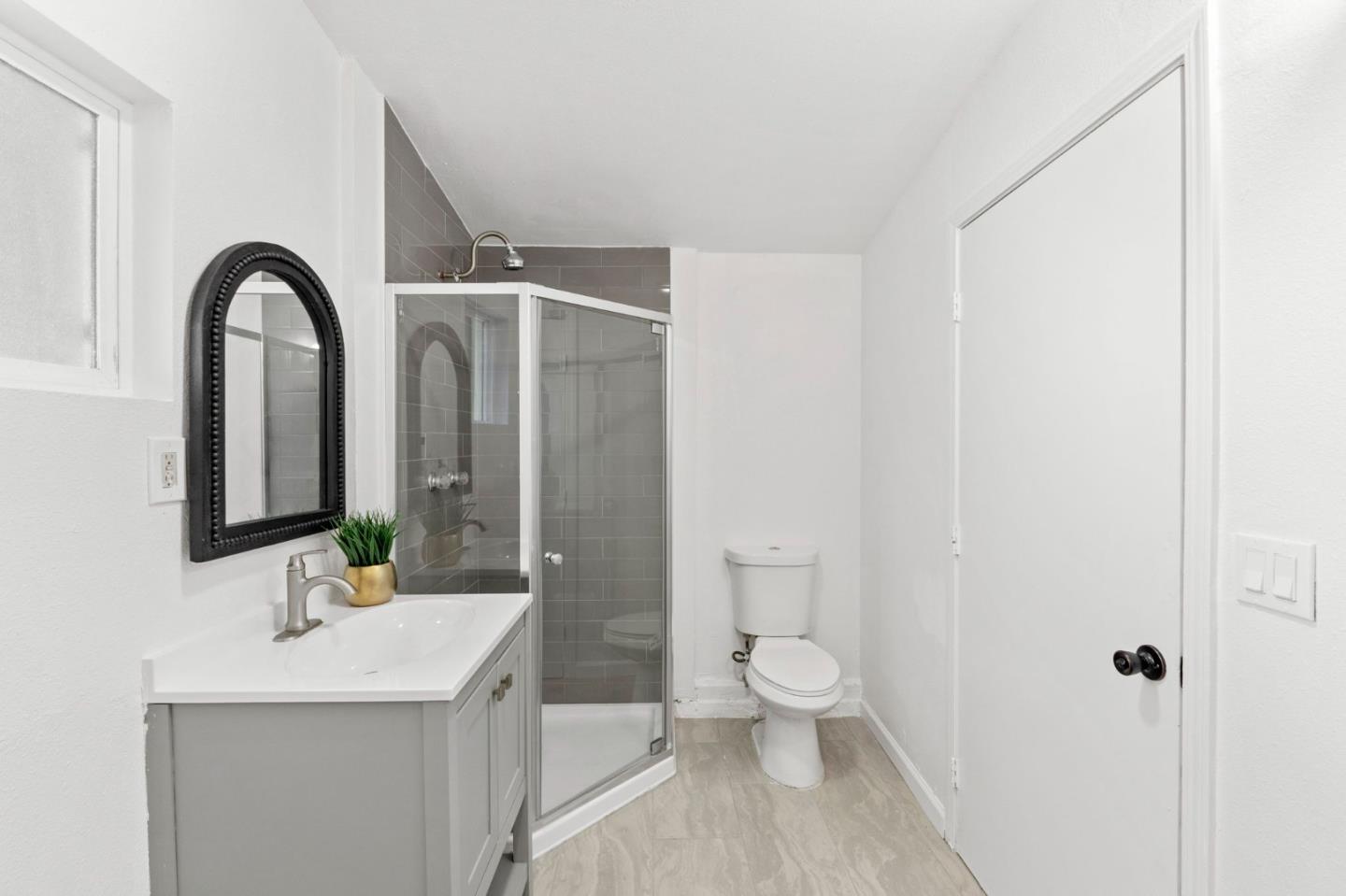 Detail Gallery Image 37 of 43 For 2887 Fordham St, East Palo Alto,  CA 94303 - 7 Beds | 4 Baths