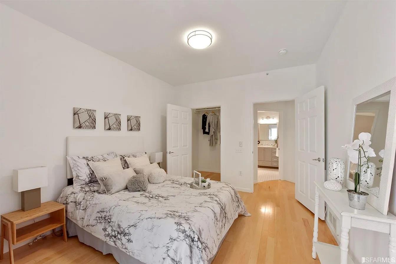 Detail Gallery Image 8 of 11 For 260 Caldecott Ln, Oakland,  CA 94618 - 1 Beds | 1 Baths