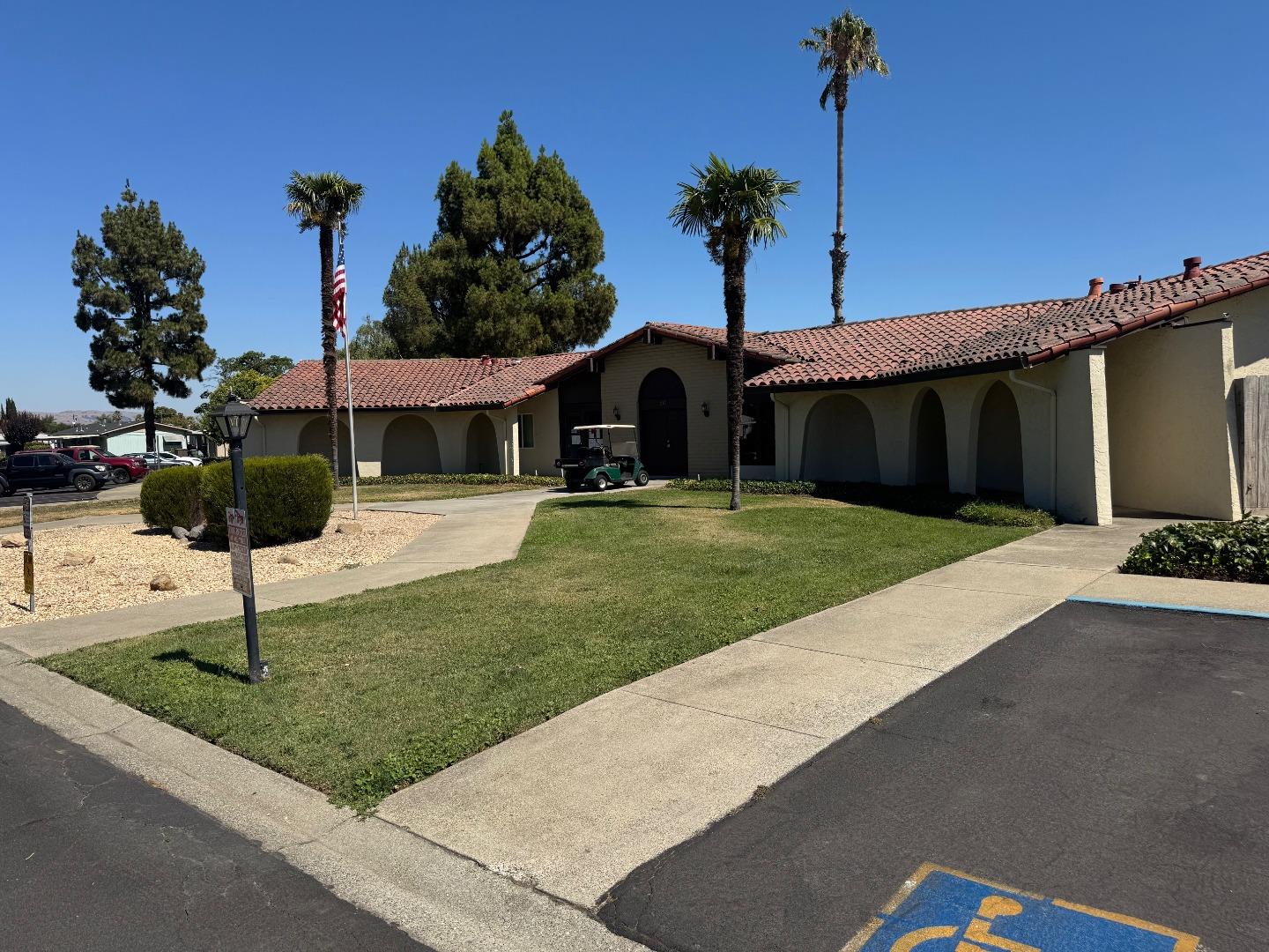 Detail Gallery Image 8 of 9 For 500 W 10th St #61,  Gilroy,  CA 95020 - 3 Beds | 2 Baths