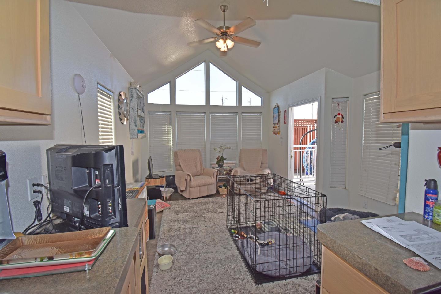 Detail Gallery Image 7 of 11 For 38 East St, Hollister,  CA 95023 - – Beds | – Baths