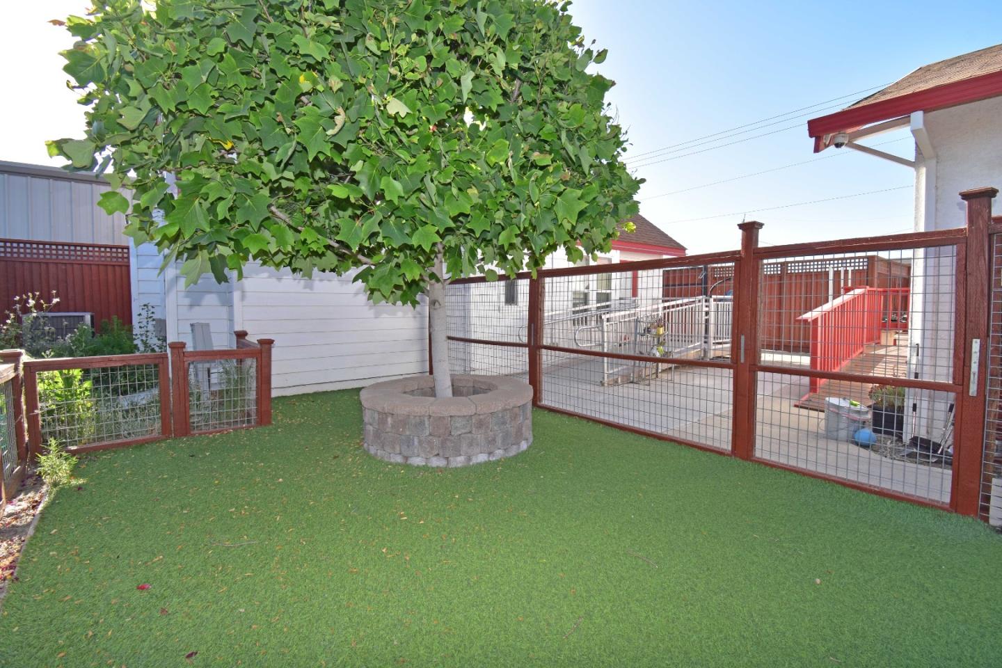 Detail Gallery Image 9 of 11 For 38 East St, Hollister,  CA 95023 - – Beds | – Baths