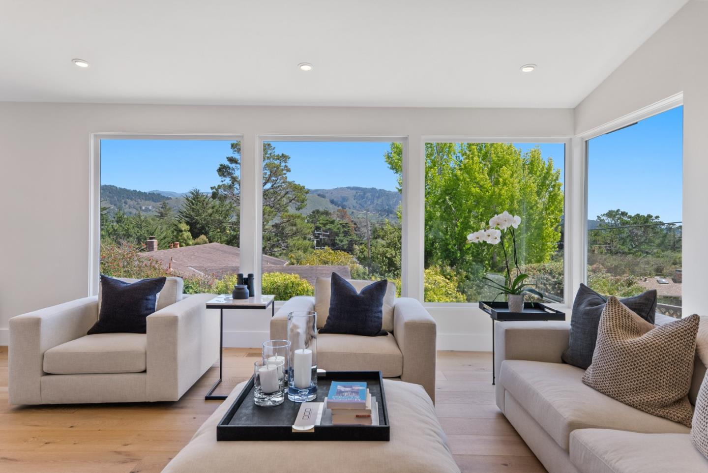 Detail Gallery Image 14 of 50 For 25865 N Mesa Dr, Carmel,  CA 93923 - 3 Beds | 3 Baths