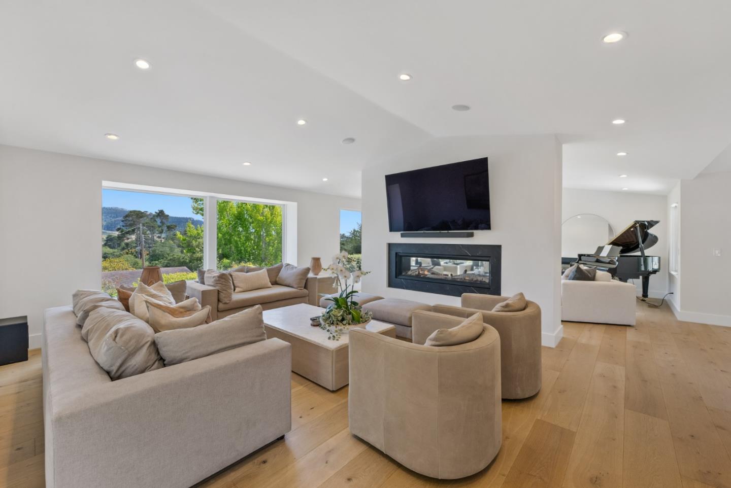 Detail Gallery Image 16 of 50 For 25865 N Mesa Dr, Carmel,  CA 93923 - 3 Beds | 3 Baths