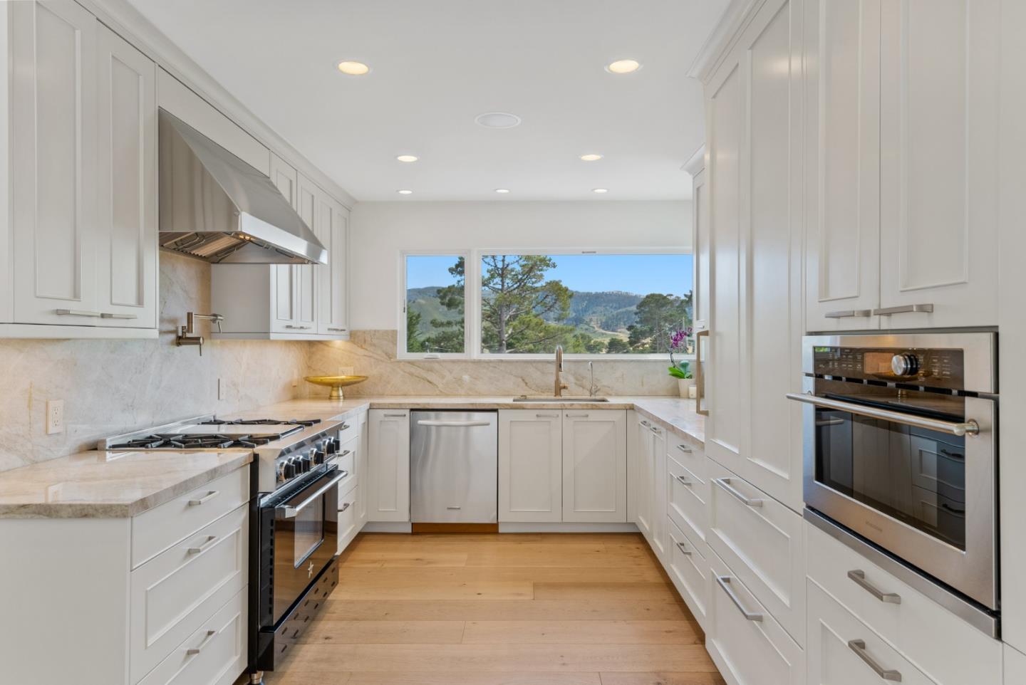 Detail Gallery Image 21 of 50 For 25865 N Mesa Dr, Carmel,  CA 93923 - 3 Beds | 3 Baths
