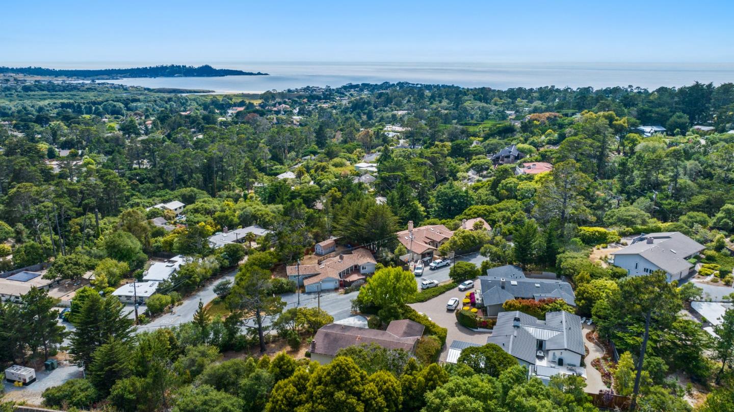 Detail Gallery Image 4 of 50 For 25865 N Mesa Dr, Carmel,  CA 93923 - 3 Beds | 3 Baths