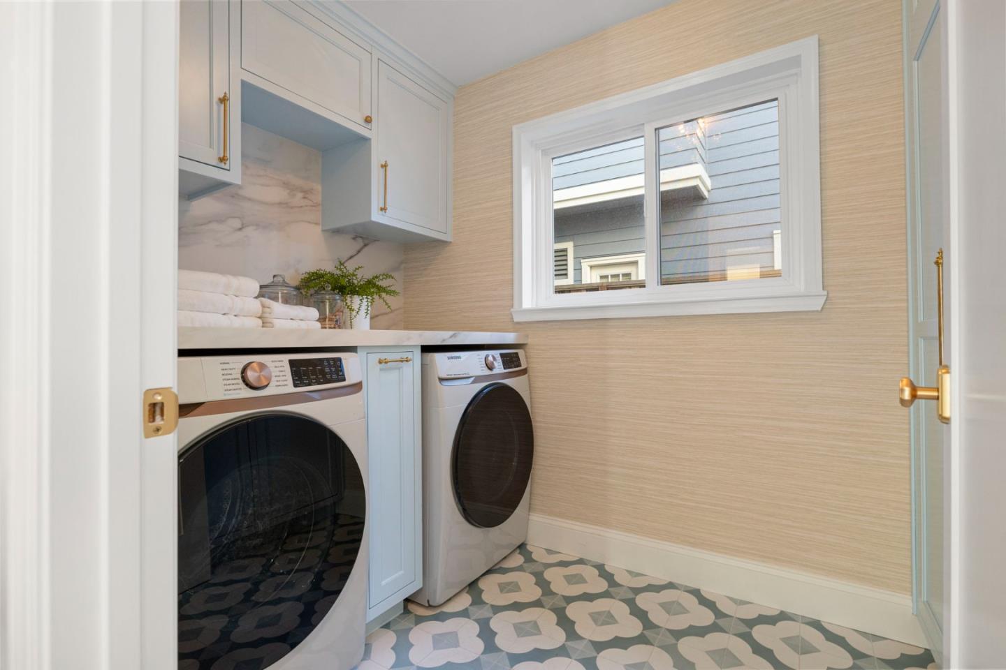 Detail Gallery Image 30 of 60 For 704 Anacapa Ln, Foster City,  CA 94404 - 3 Beds | 2/1 Baths