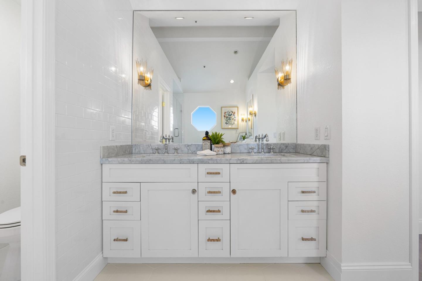 Detail Gallery Image 38 of 60 For 704 Anacapa Ln, Foster City,  CA 94404 - 3 Beds | 2/1 Baths