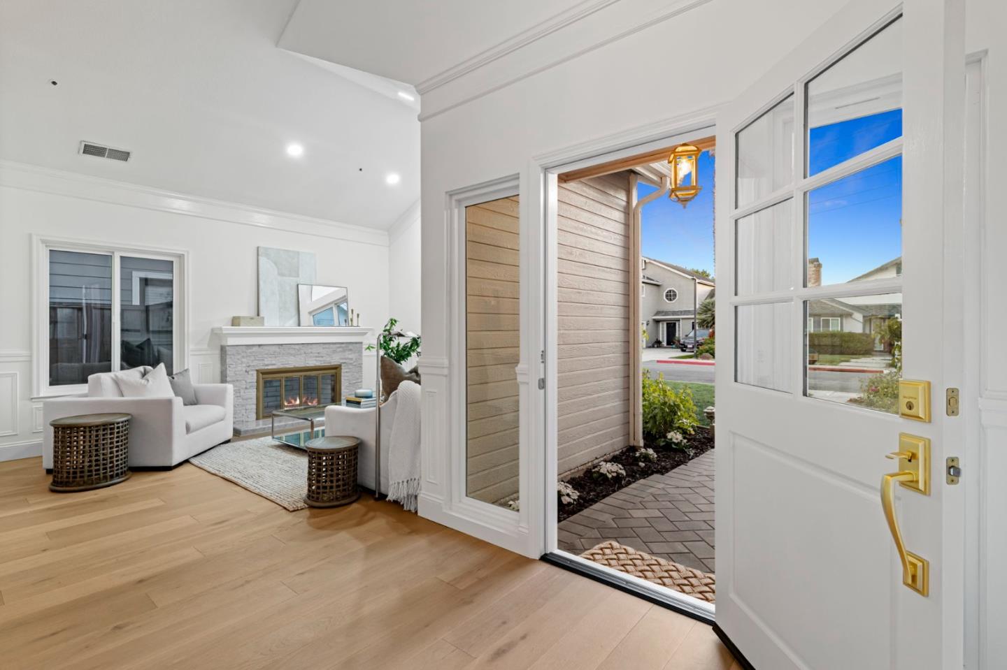 Detail Gallery Image 4 of 60 For 704 Anacapa Ln, Foster City,  CA 94404 - 3 Beds | 2/1 Baths
