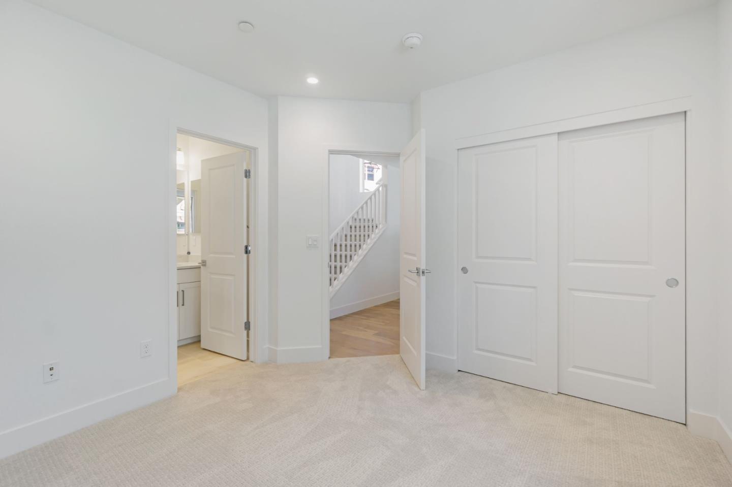 Detail Gallery Image 13 of 17 For 225 Oak Cir, Walnut Creek,  CA 94597 - 4 Beds | 3/1 Baths