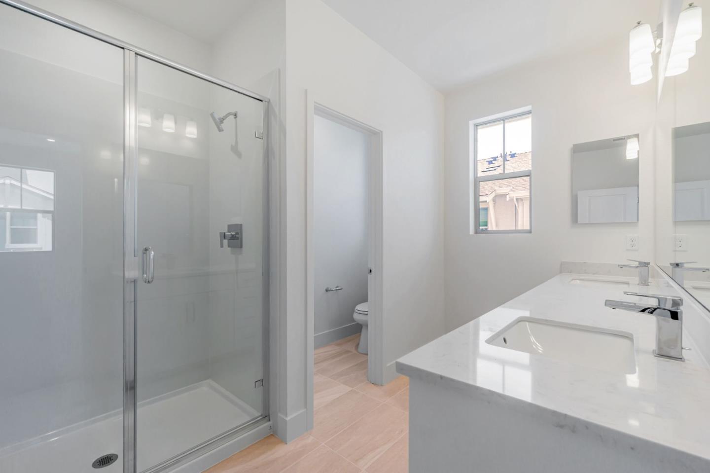 Detail Gallery Image 14 of 17 For 225 Oak Cir, Walnut Creek,  CA 94597 - 4 Beds | 3/1 Baths
