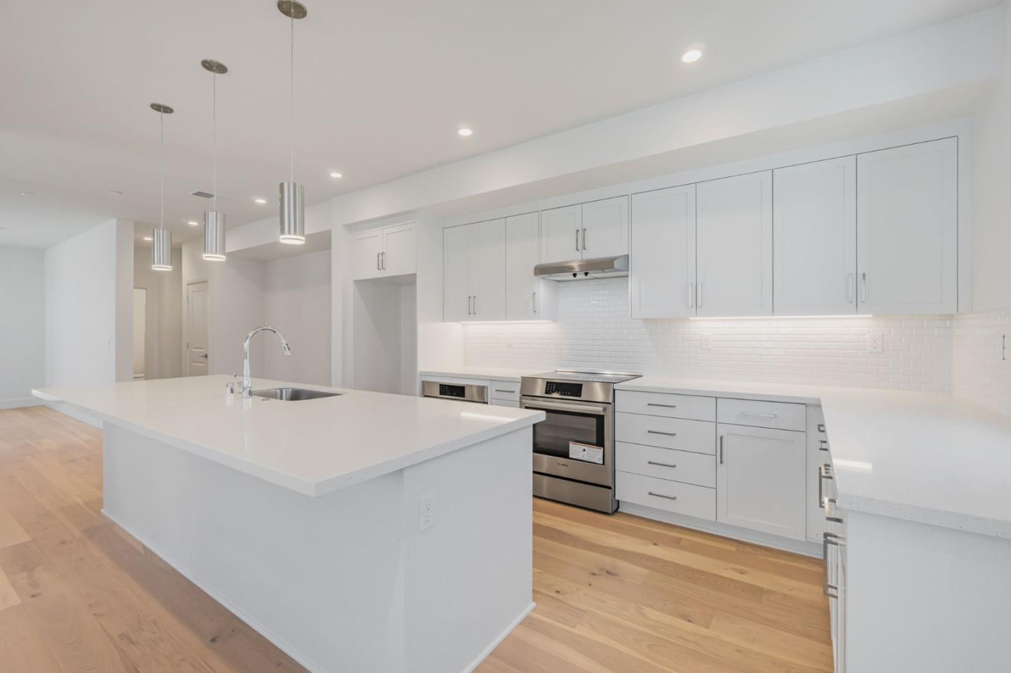 Detail Gallery Image 5 of 17 For 225 Oak Cir, Walnut Creek,  CA 94597 - 4 Beds | 3/1 Baths