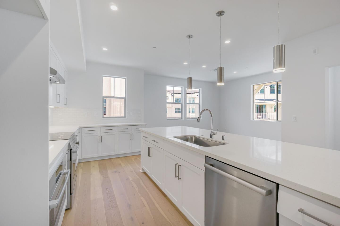 Detail Gallery Image 6 of 17 For 225 Oak Cir, Walnut Creek,  CA 94597 - 4 Beds | 3/1 Baths