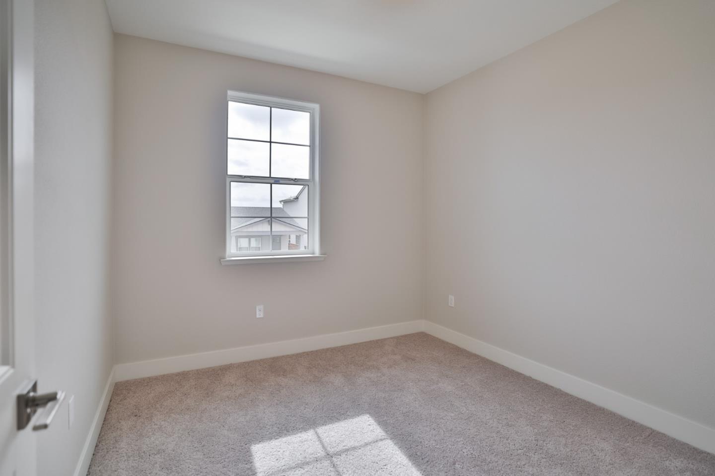 Detail Gallery Image 16 of 26 For 591 Santa Lucia Way, Marina,  CA 93933 - 3 Beds | 2/1 Baths