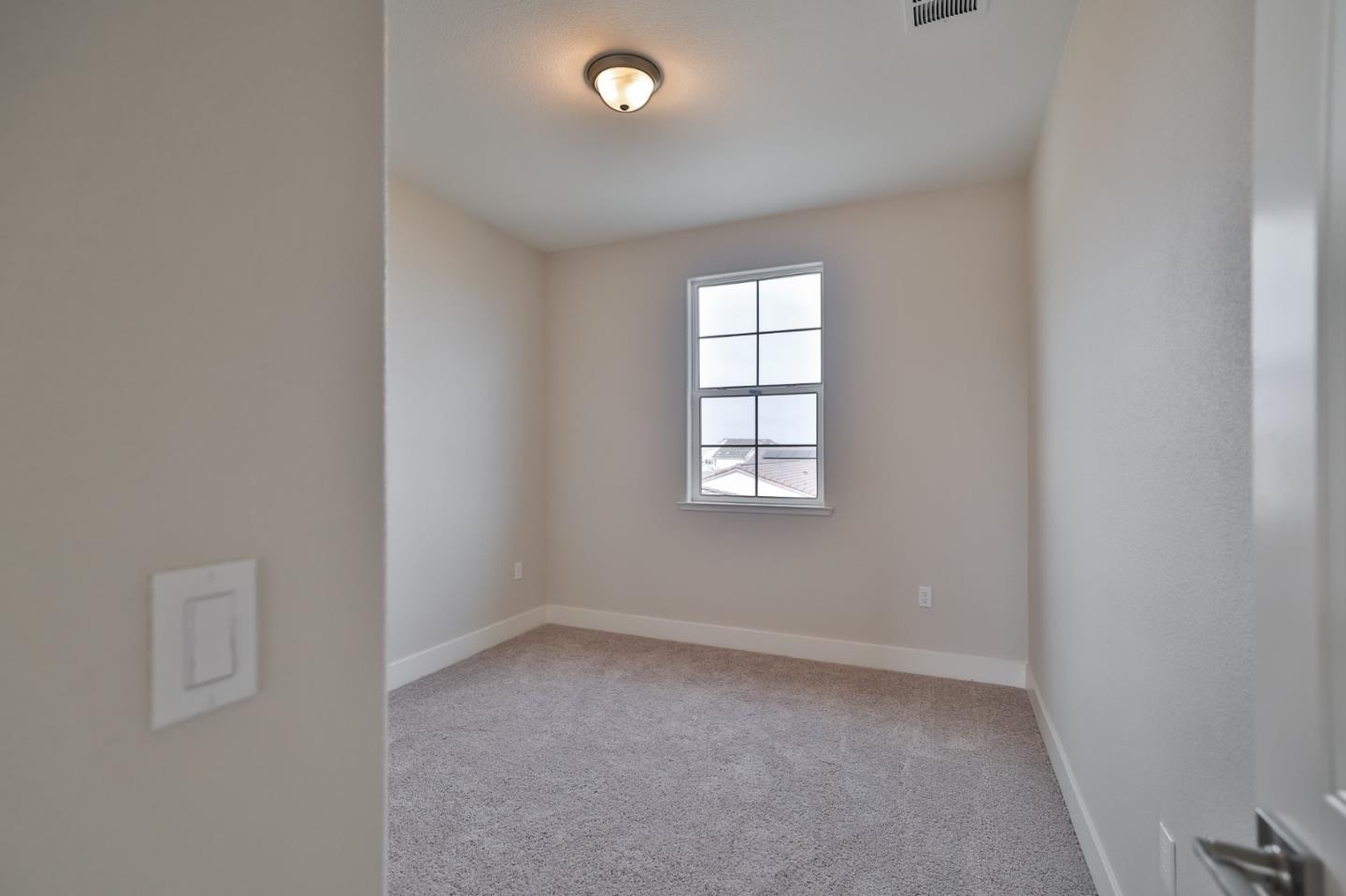 Detail Gallery Image 17 of 26 For 591 Santa Lucia Way, Marina,  CA 93933 - 3 Beds | 2/1 Baths