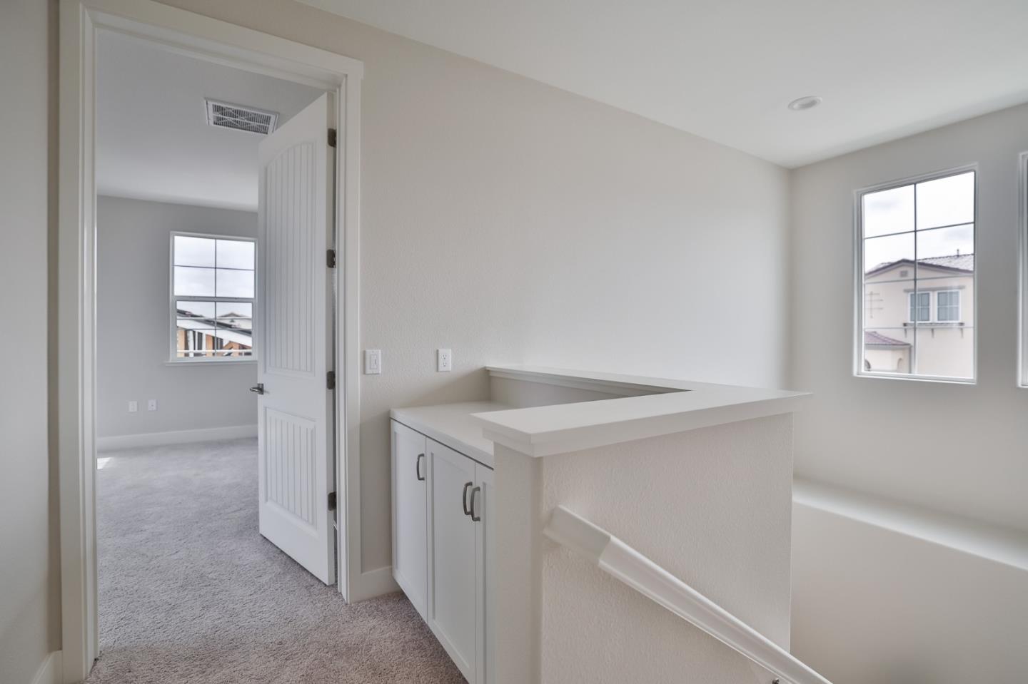 Detail Gallery Image 18 of 26 For 591 Santa Lucia Way, Marina,  CA 93933 - 3 Beds | 2/1 Baths