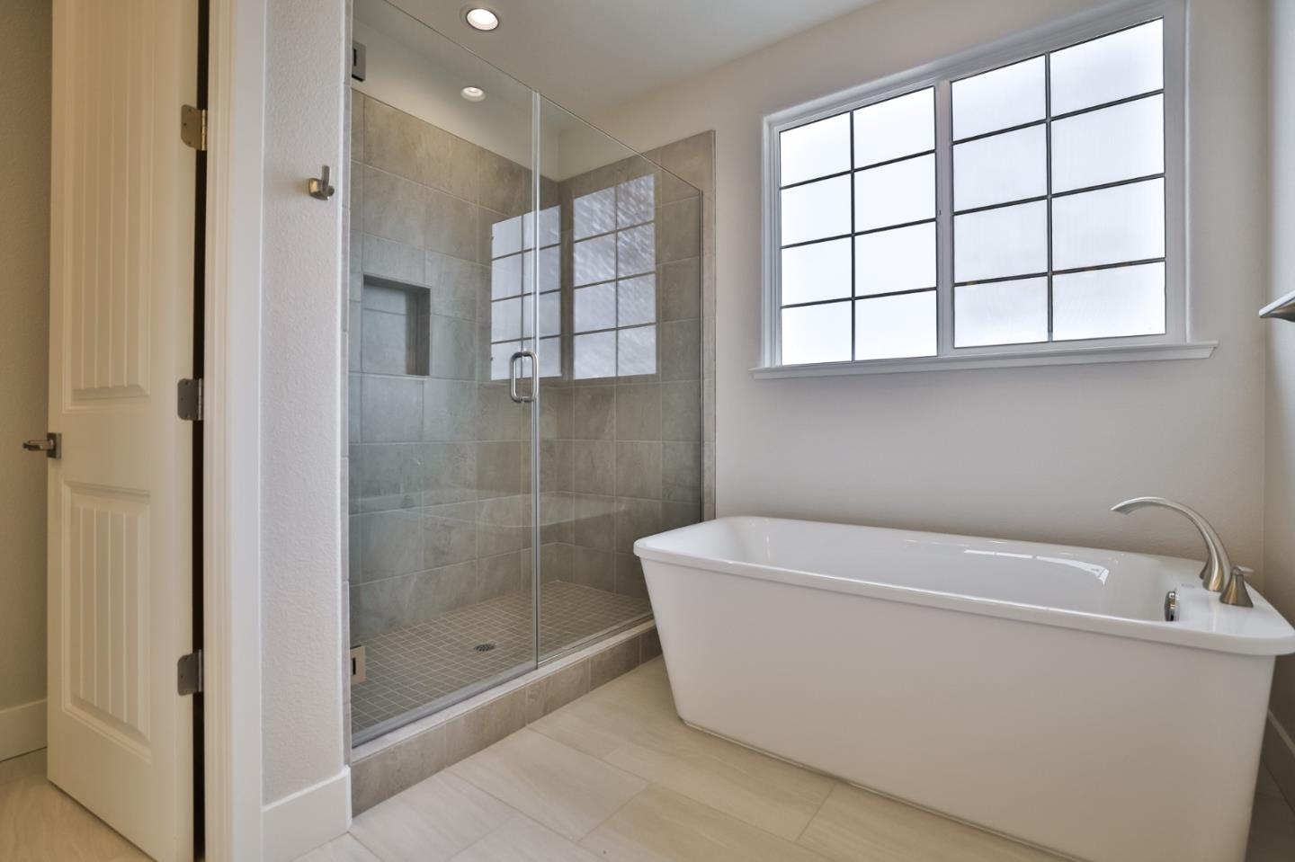 Detail Gallery Image 21 of 26 For 591 Santa Lucia Way, Marina,  CA 93933 - 3 Beds | 2/1 Baths