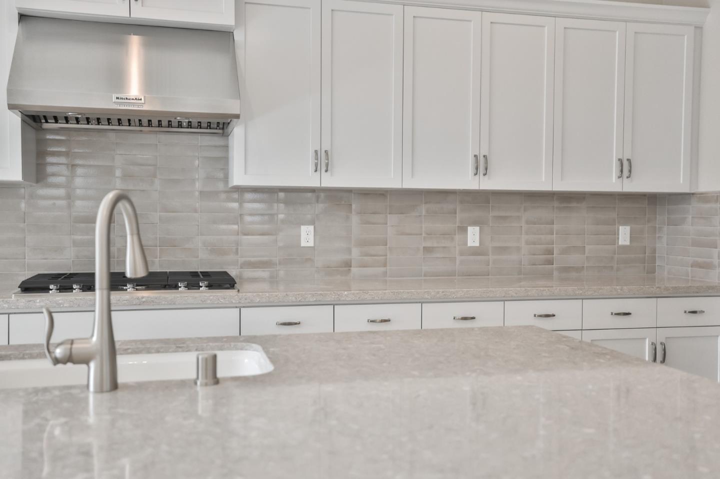 Detail Gallery Image 4 of 26 For 591 Santa Lucia Way, Marina,  CA 93933 - 3 Beds | 2/1 Baths