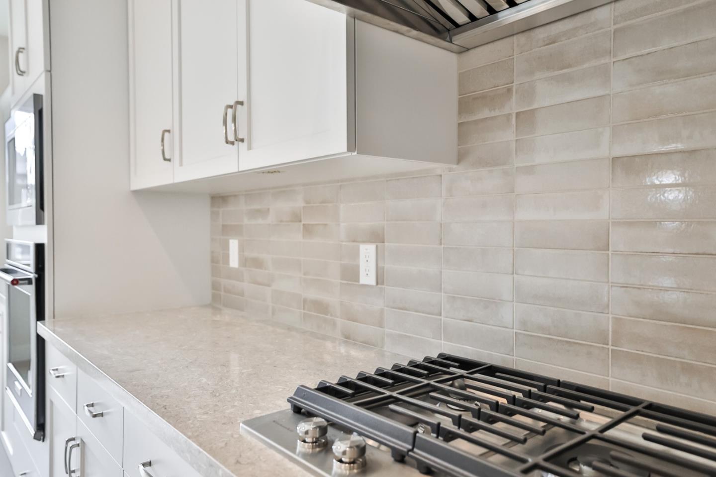 Detail Gallery Image 8 of 26 For 591 Santa Lucia Way, Marina,  CA 93933 - 3 Beds | 2/1 Baths