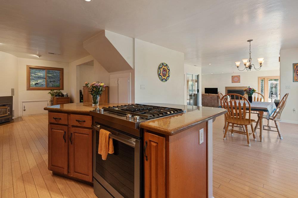 Detail Gallery Image 5 of 29 For 4760 Soquel Creek Rd, Soquel,  CA 95073 - 4 Beds | 2/1 Baths