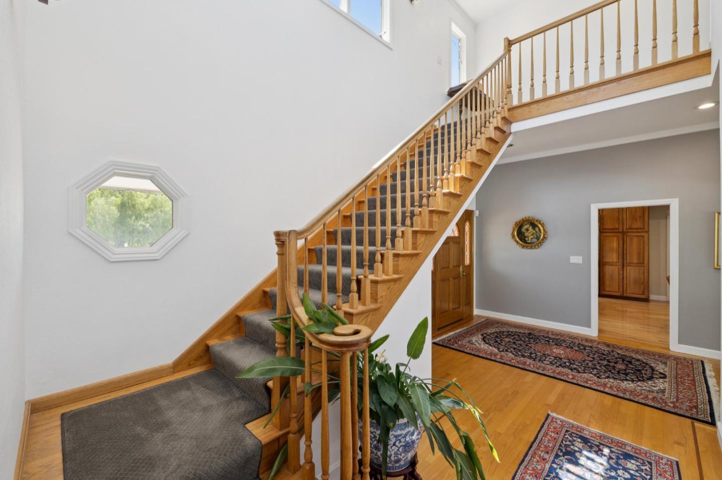 Detail Gallery Image 3 of 9 For 10 Cheryl Pl, Menlo Park,  CA 94025 - 5 Beds | 3/1 Baths