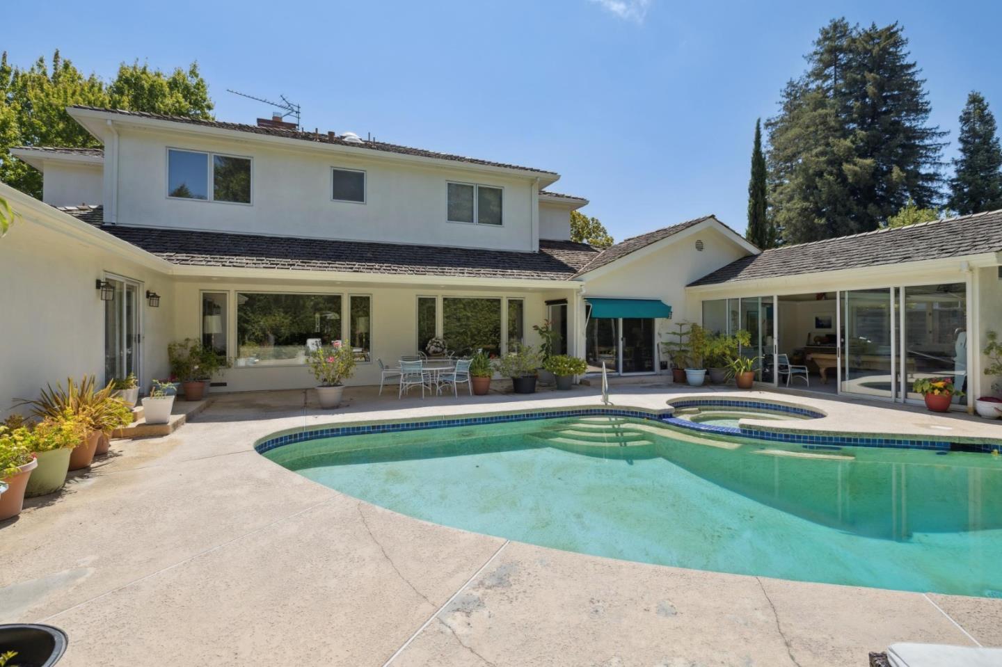 Detail Gallery Image 8 of 9 For 10 Cheryl Pl, Menlo Park,  CA 94025 - 5 Beds | 3/1 Baths