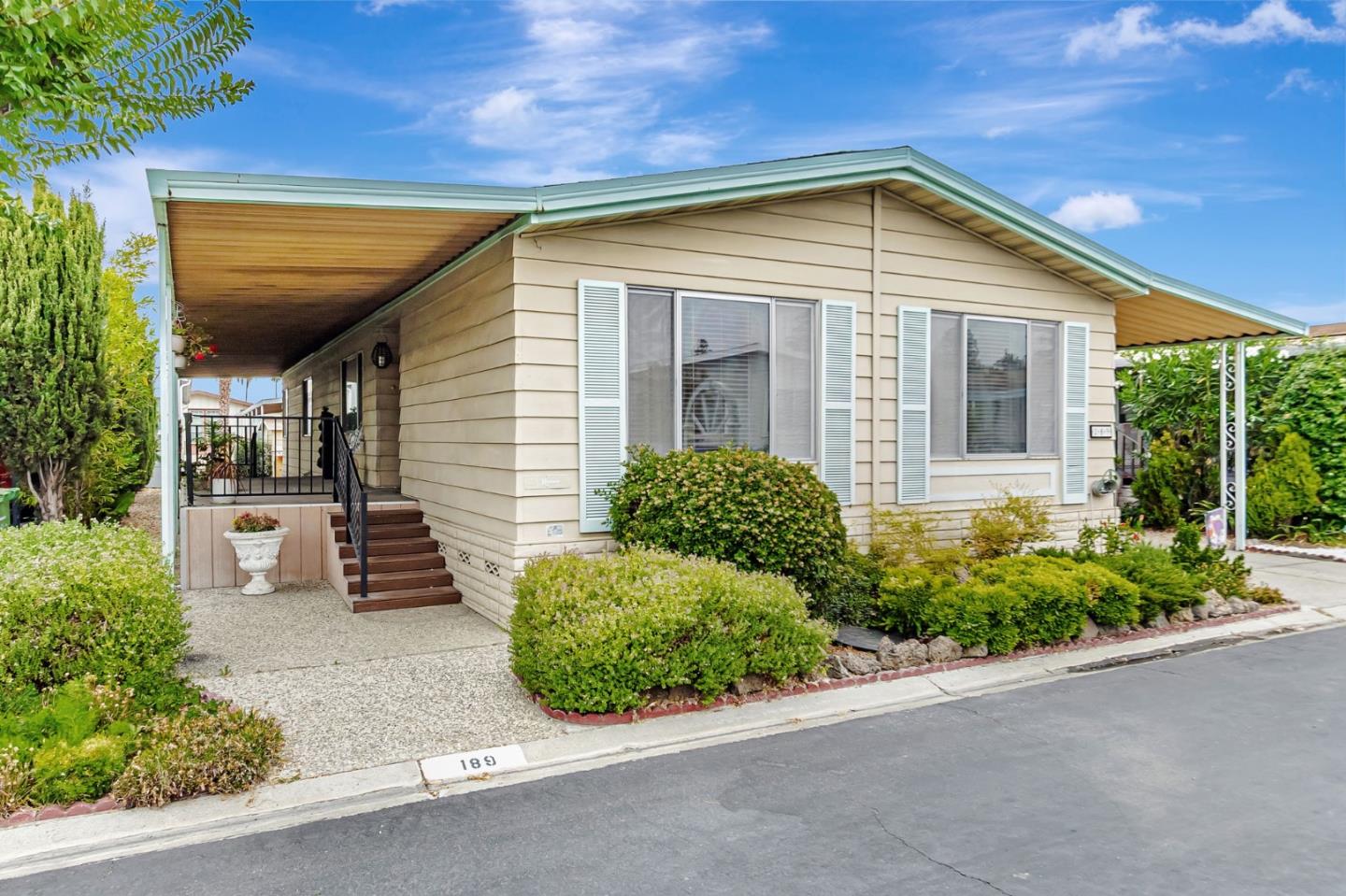Detail Gallery Image 2 of 32 For 189 Chateau La Salle Dr #189,  San Jose,  CA 95111 - 2 Beds | 2 Baths