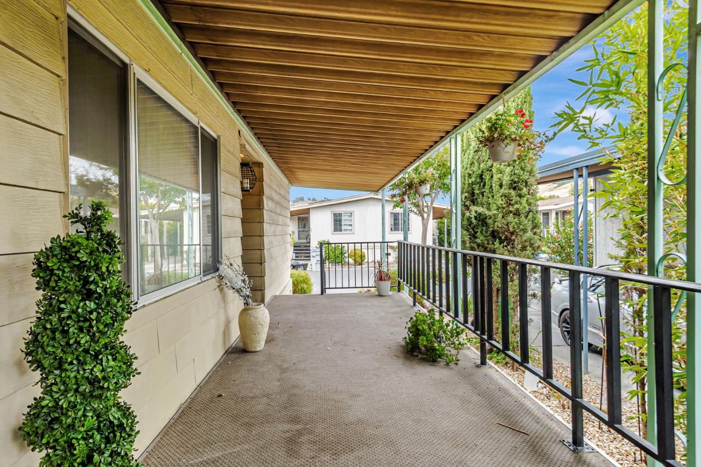 Detail Gallery Image 3 of 32 For 189 Chateau La Salle Dr #189,  San Jose,  CA 95111 - 2 Beds | 2 Baths