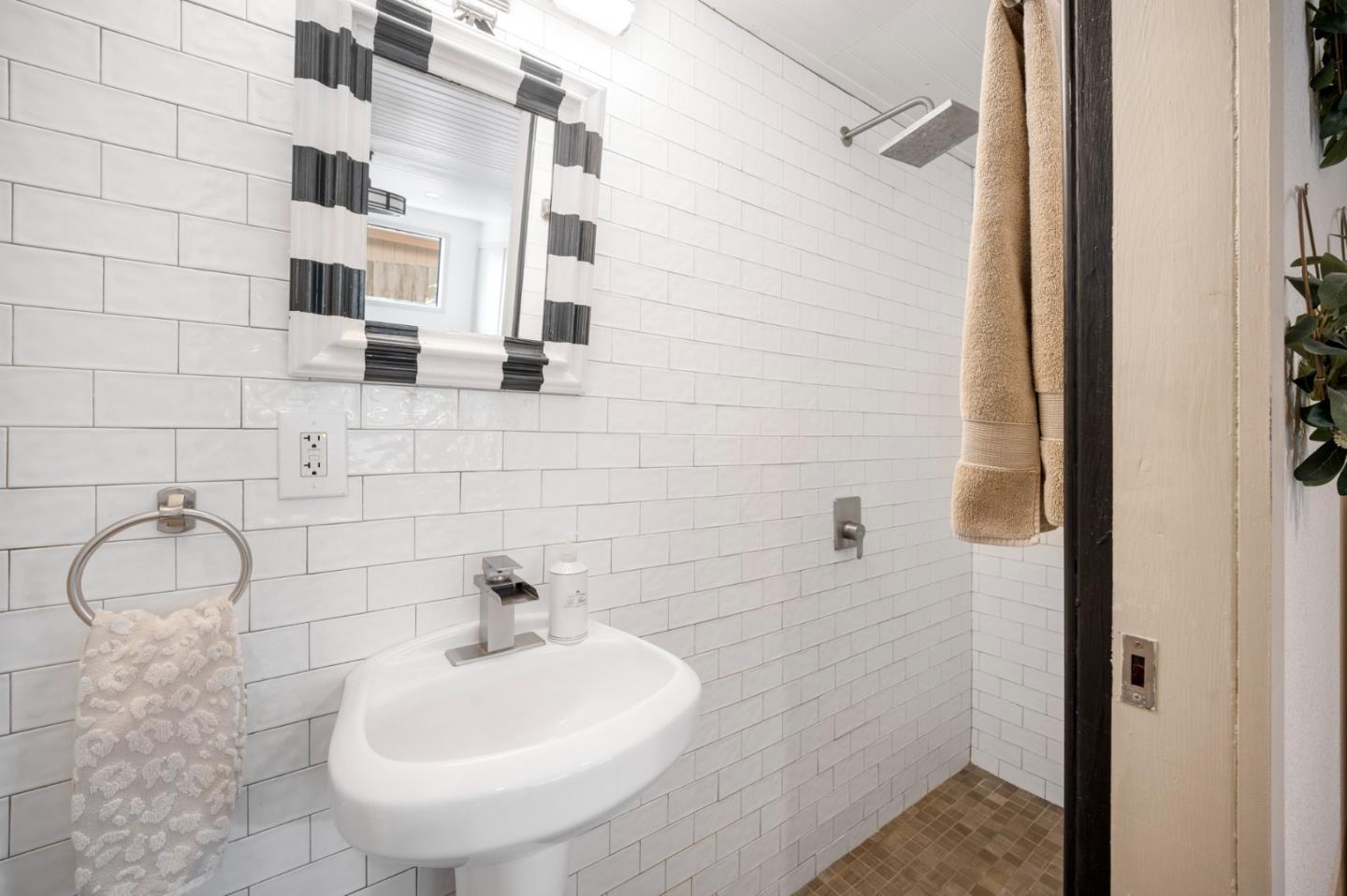 Detail Gallery Image 28 of 40 For 17750 Trumpp Ct, Morgan Hill,  CA 95037 - 3 Beds | 2/1 Baths