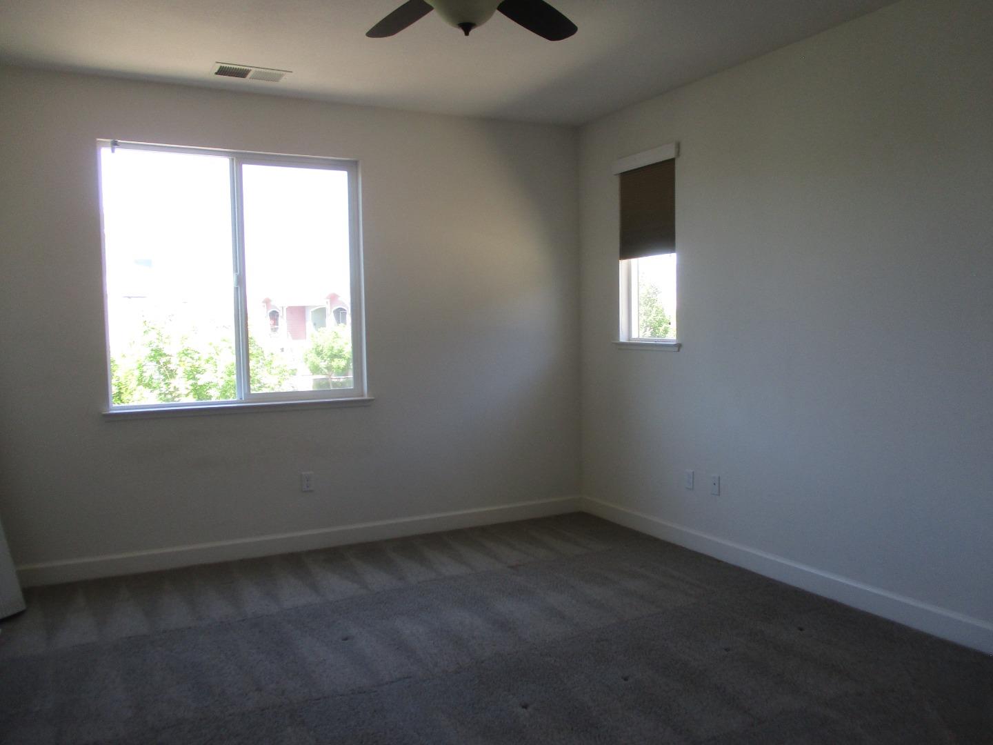 Detail Gallery Image 10 of 27 For 381 Windsong Way, Gilroy,  CA 95020 - 4 Beds | 2/1 Baths