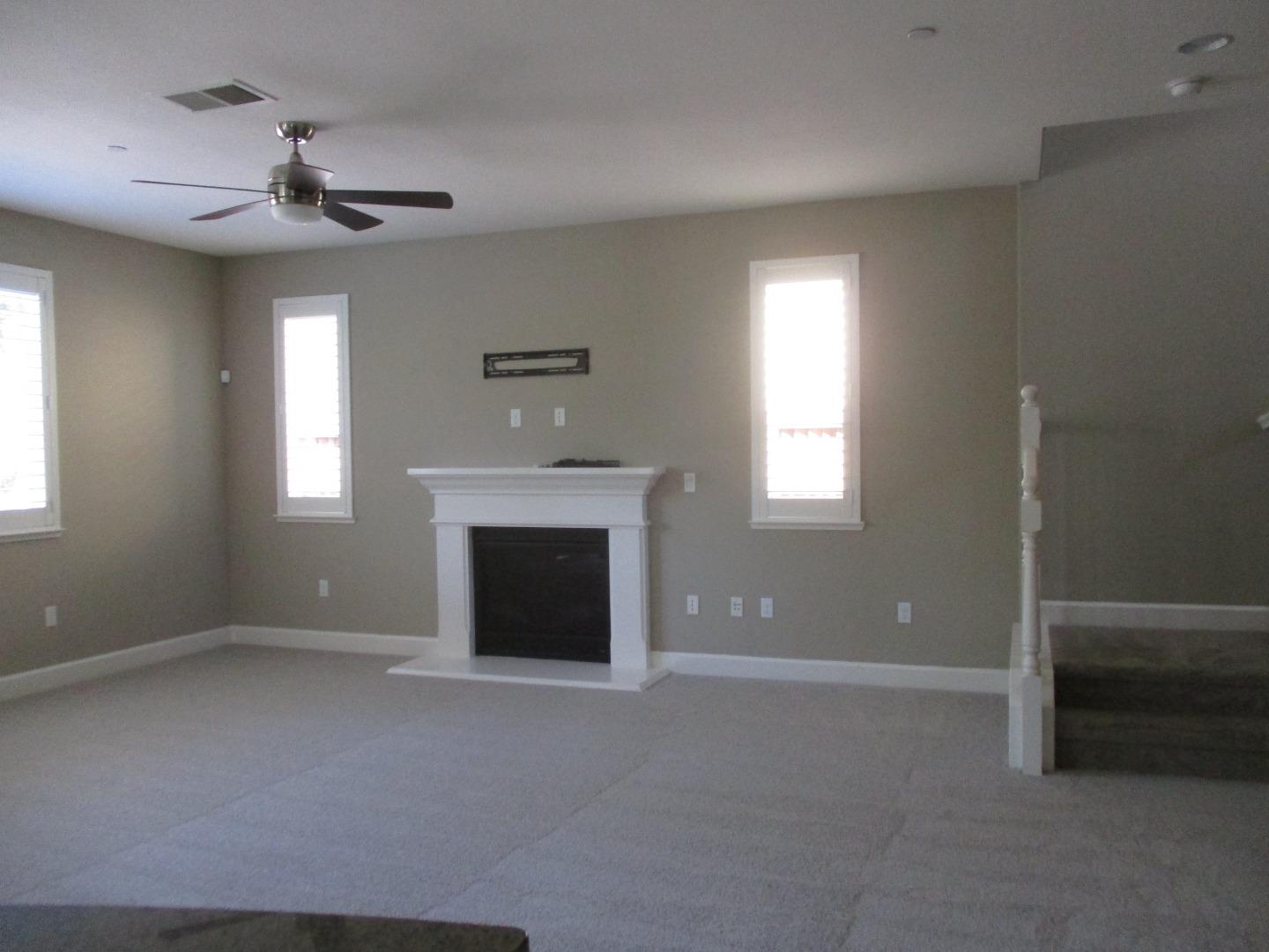 Detail Gallery Image 4 of 27 For 381 Windsong Way, Gilroy,  CA 95020 - 4 Beds | 2/1 Baths