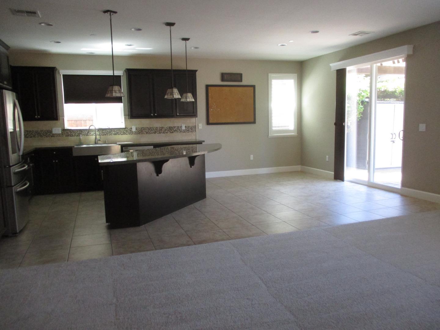 Detail Gallery Image 9 of 27 For 381 Windsong Way, Gilroy,  CA 95020 - 4 Beds | 2/1 Baths
