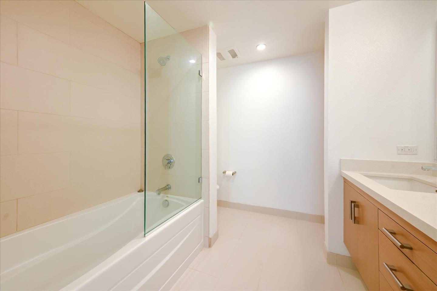 Detail Gallery Image 27 of 36 For 2655 Bush St #327,  San Francisco,  CA 94115 - 2 Beds | 2 Baths