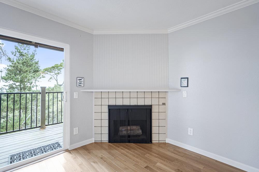 Detail Gallery Image 11 of 36 For 250 Forest Ridge Rd #5,  Monterey,  CA 93940 - 2 Beds | 2 Baths