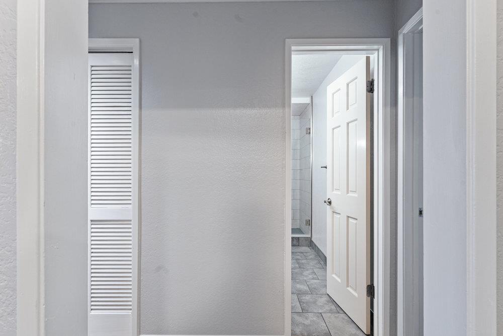 Detail Gallery Image 14 of 36 For 250 Forest Ridge Rd #5,  Monterey,  CA 93940 - 2 Beds | 2 Baths