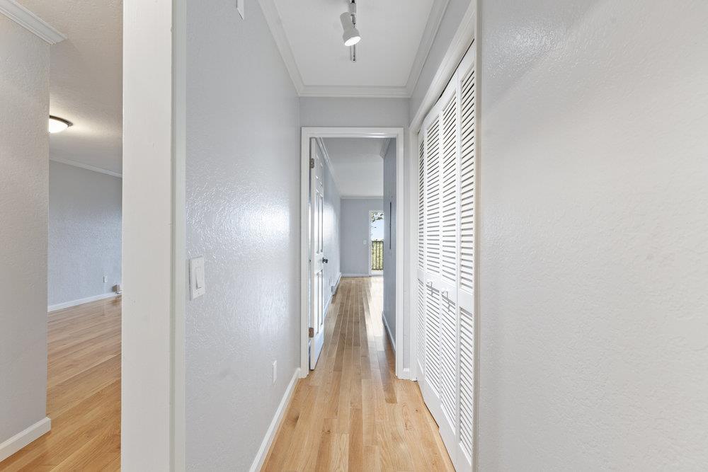 Detail Gallery Image 18 of 36 For 250 Forest Ridge Rd #5,  Monterey,  CA 93940 - 2 Beds | 2 Baths