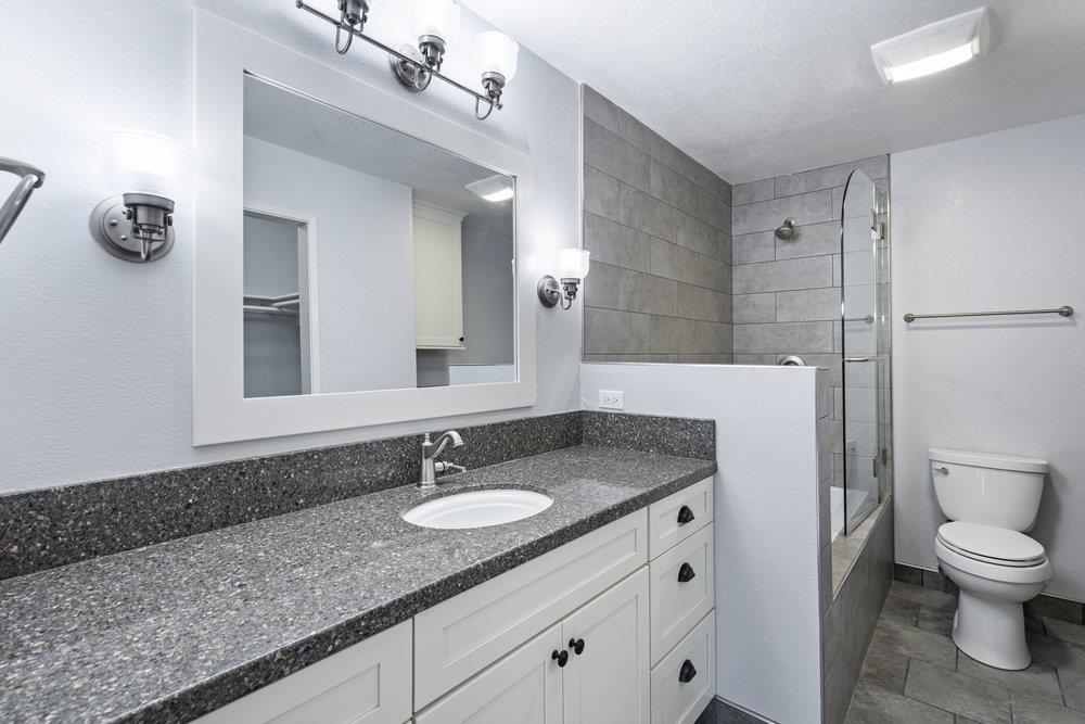 Detail Gallery Image 22 of 36 For 250 Forest Ridge Rd #5,  Monterey,  CA 93940 - 2 Beds | 2 Baths