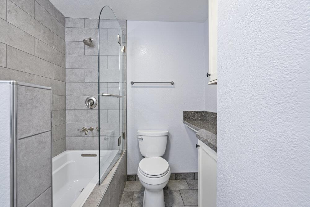 Detail Gallery Image 24 of 36 For 250 Forest Ridge Rd #5,  Monterey,  CA 93940 - 2 Beds | 2 Baths